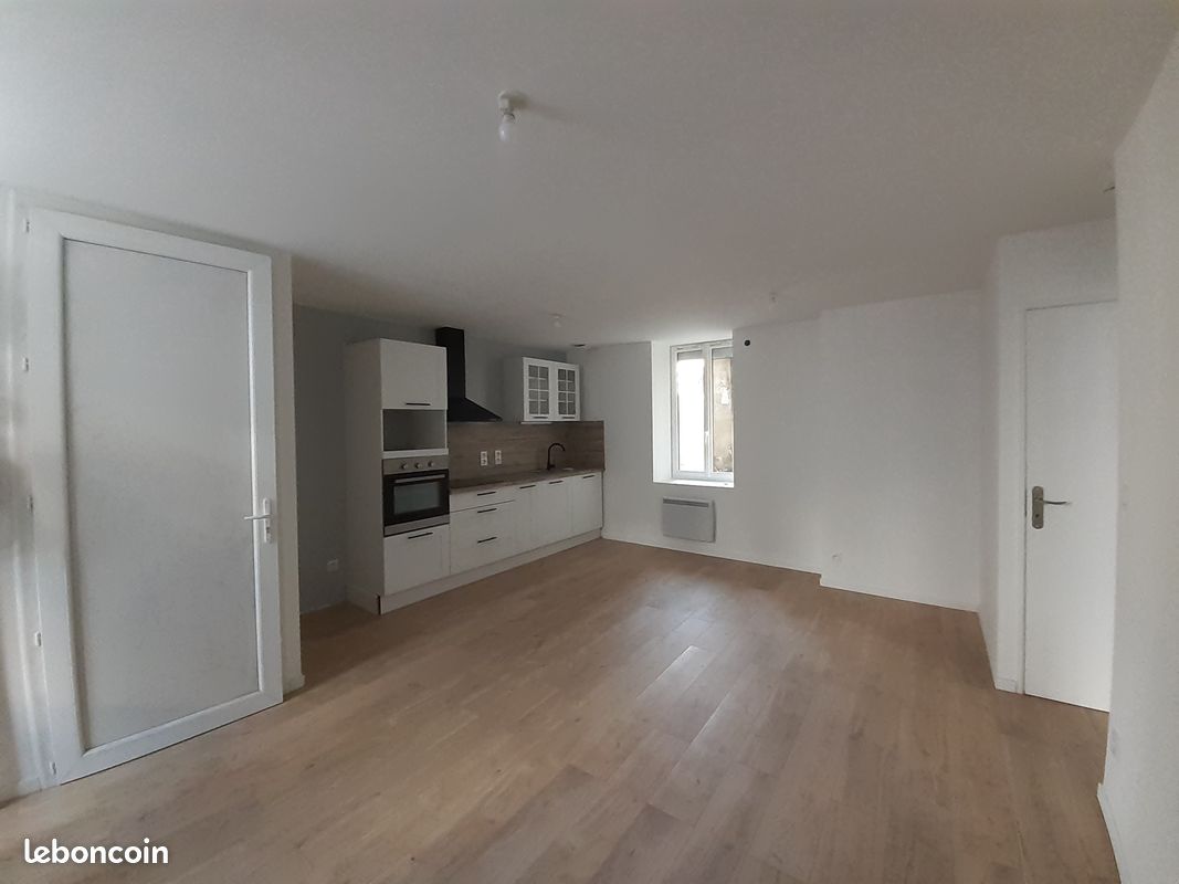 Appartement 2 pièces 42 m² · à Roanne · 42 m² · 460 €/mois