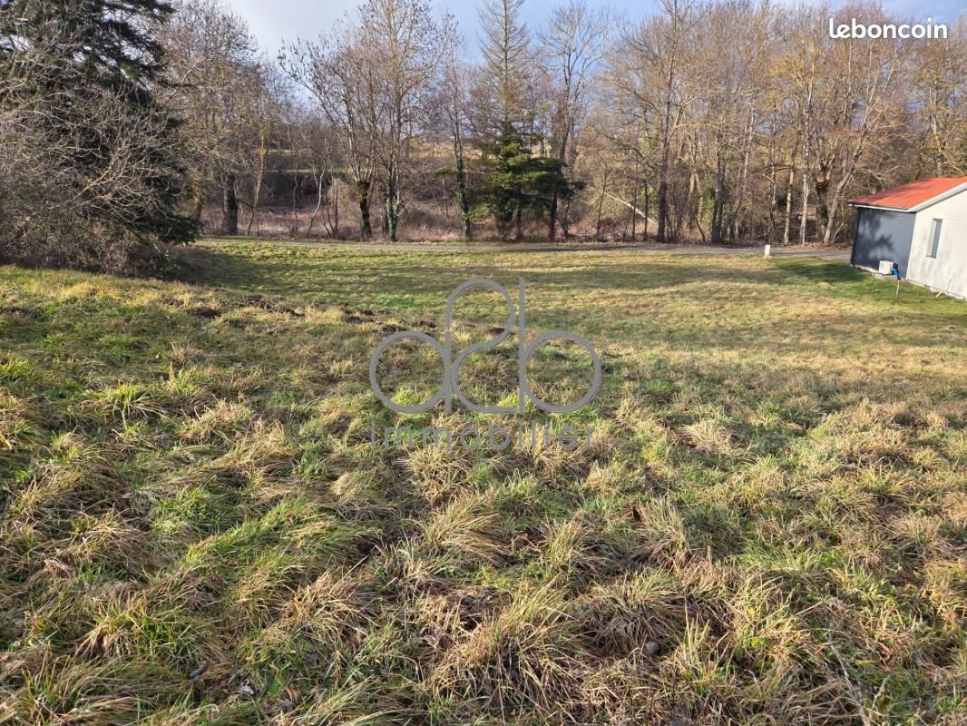 Terrain Sanssac L Eglise · à Sanssac-l'Église · 53 000 €