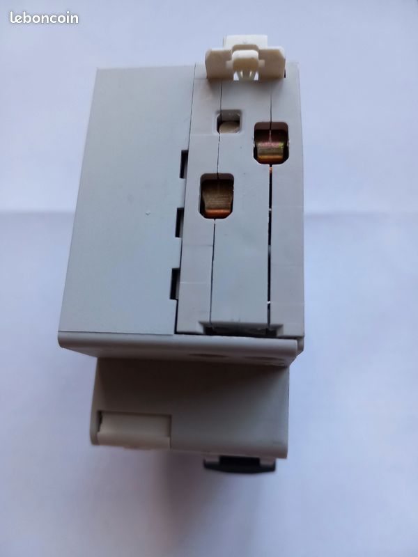 Disjoncteur 16A 30mA (image 3)