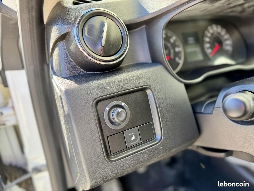 DACIA DUSTER 1.5 Blue dCi 115Ch Prestige (image 23)