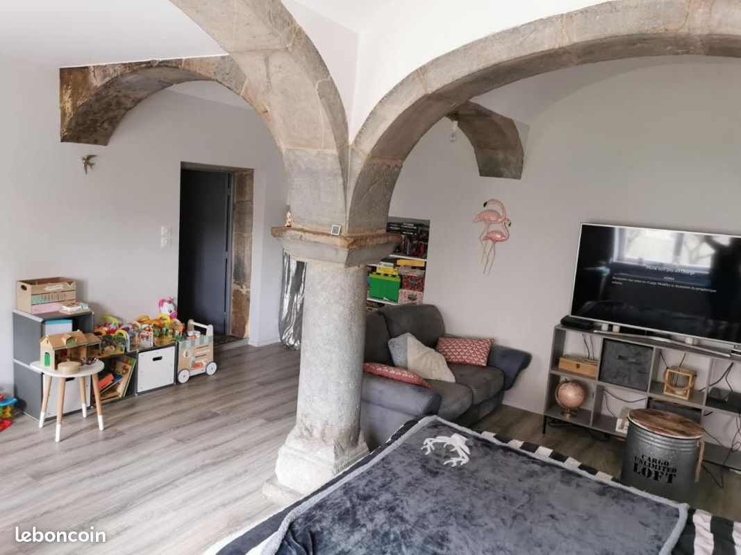 Appartement 3 pièces 86 m² · à Orsans · 86 m² · 600 €