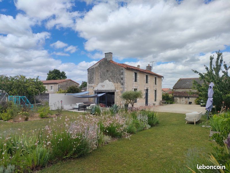 Maison 5 pièces 135 m² · à Neuville-de-Poitou · 135 m² · 219 900 €