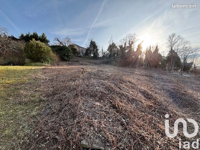 Terrain 1270 m² · à Riom · 1 270 m² · 124 000 €