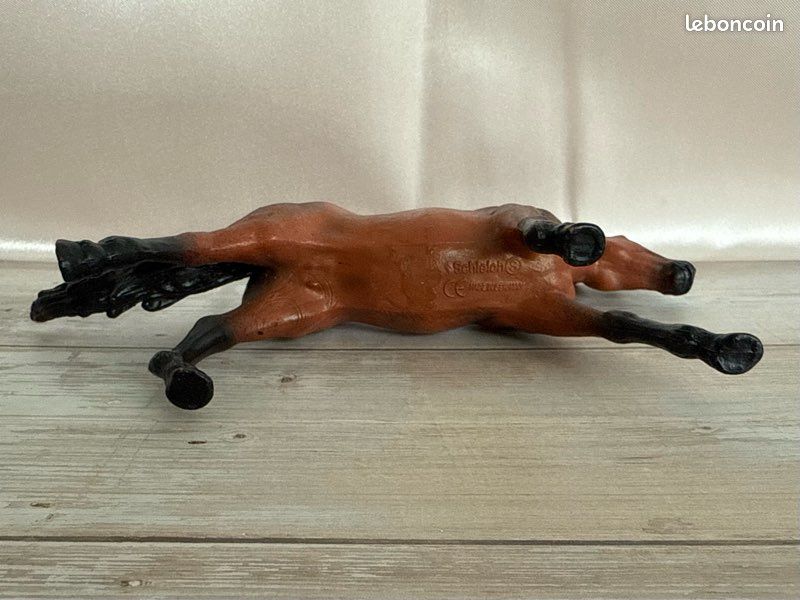 Jument baie de course Schleich (image 7)