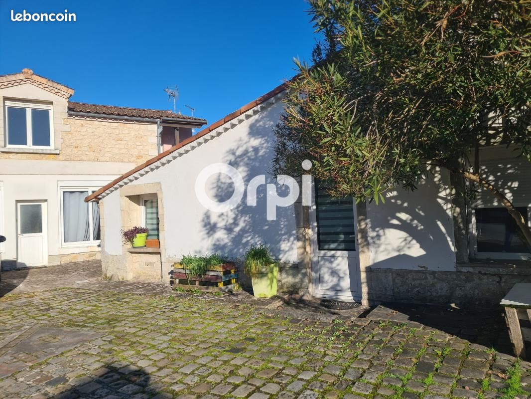 Maison 5 pièces 240 m² - Breuillet 17920 (image principale 4)