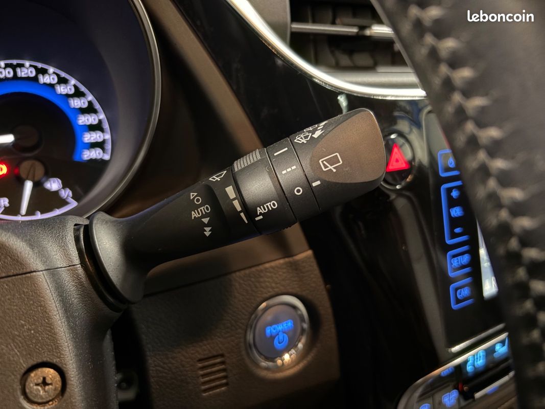 Toyota AURIS 1.8 HYBRID 136ch collection CAMERA DE RECUL - GPS - BLUETOOTH (image 41)