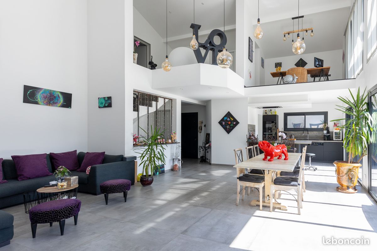 Villa 8 pièces 228 m² - Villefranque 64990 (image principale 1)