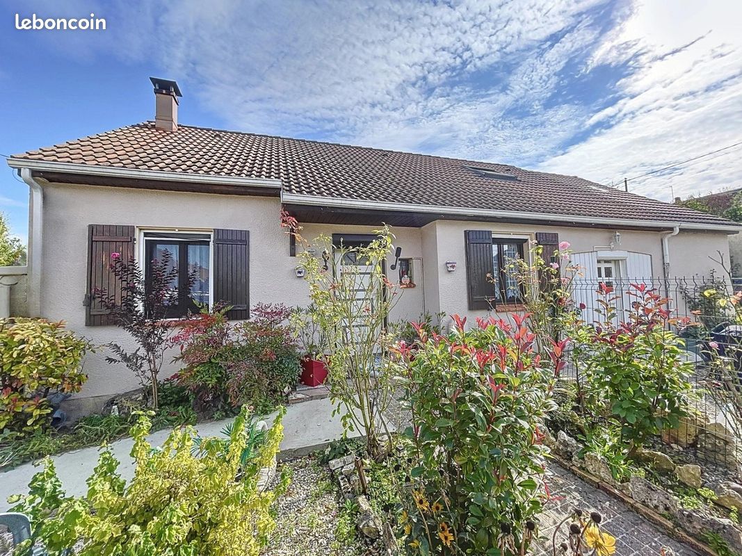 Maison 5 pièces 120 m² · à Sainte-Colombe · 120 m² · 250 000 €