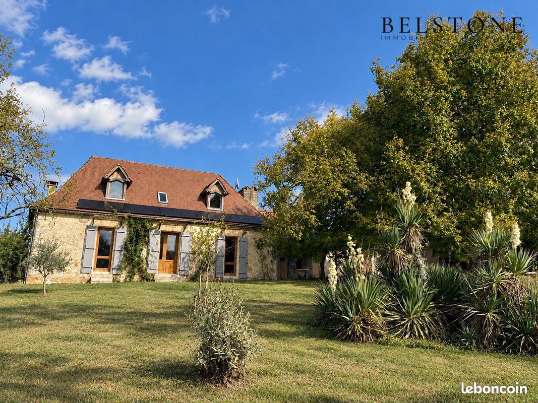 Maison 8 pièces 280 m² · à Eyraud-Crempse-Maurens · 280 m² · 368 000 €