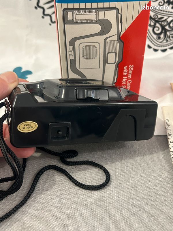 Montre CLASSIC - G-SHOCK Premium Homme Bracelet en Acier Noir - GM-B2100BD-1AER Montre CLASSIC - G-SHOCK Premium Homme Bracelet en Acier Noir - GM-B2100BD-1AER
