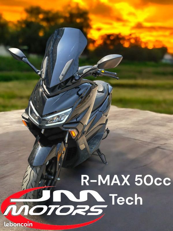 Rmax Euro 5 2026 Scooter JM KeylessGo Carplay USB Full options (image 2)