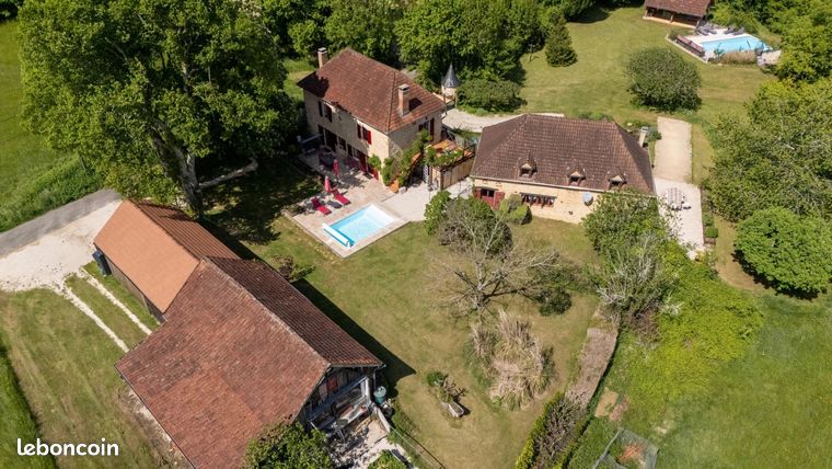 Maison 9 pièces 260 m²