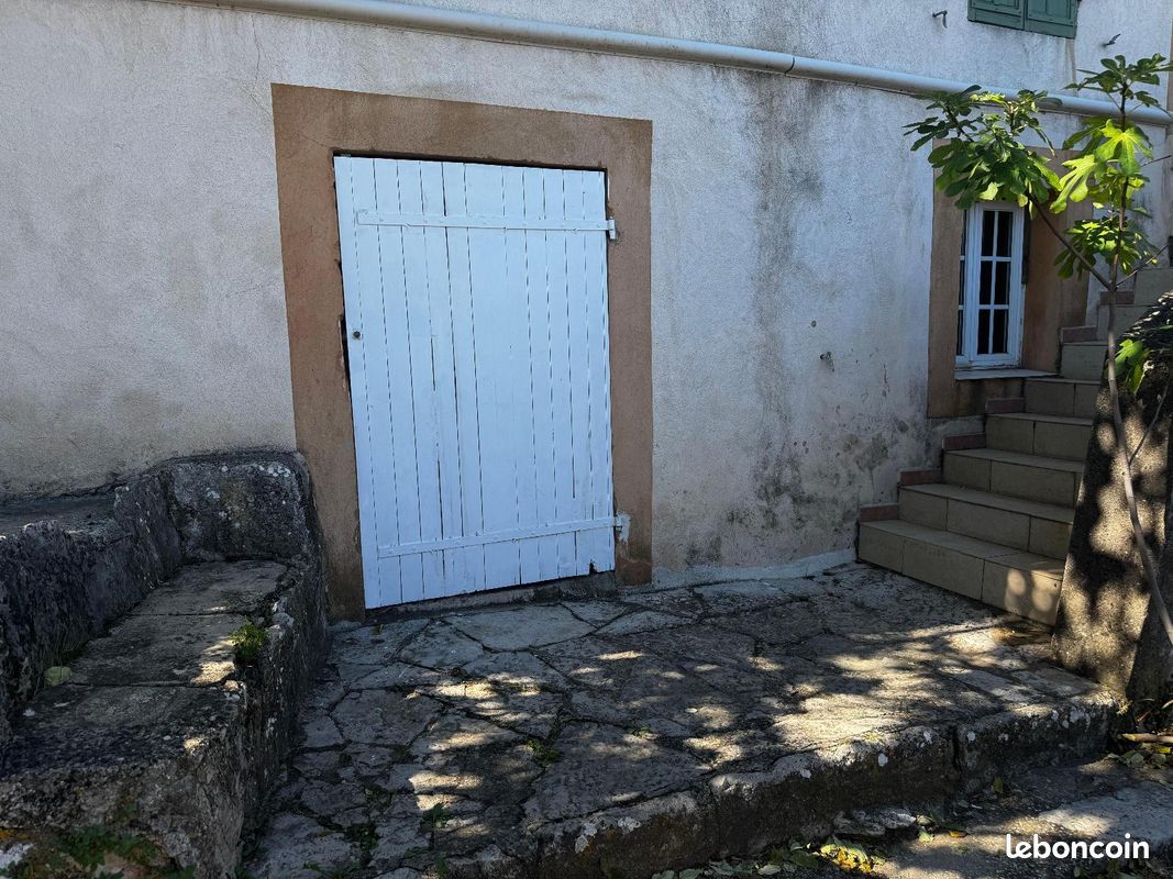 Appartement 25 m² · à Rougiers · 25 m² · 450 €/mois