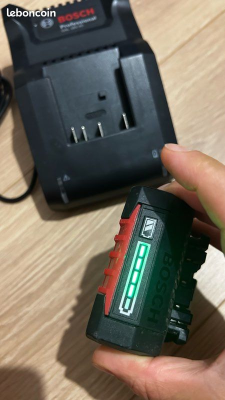 Chargeur Bosch GAL 18V-40 + Batterie Bosch ProCORE 18V 4.0Ah - Très bon état (image 2)