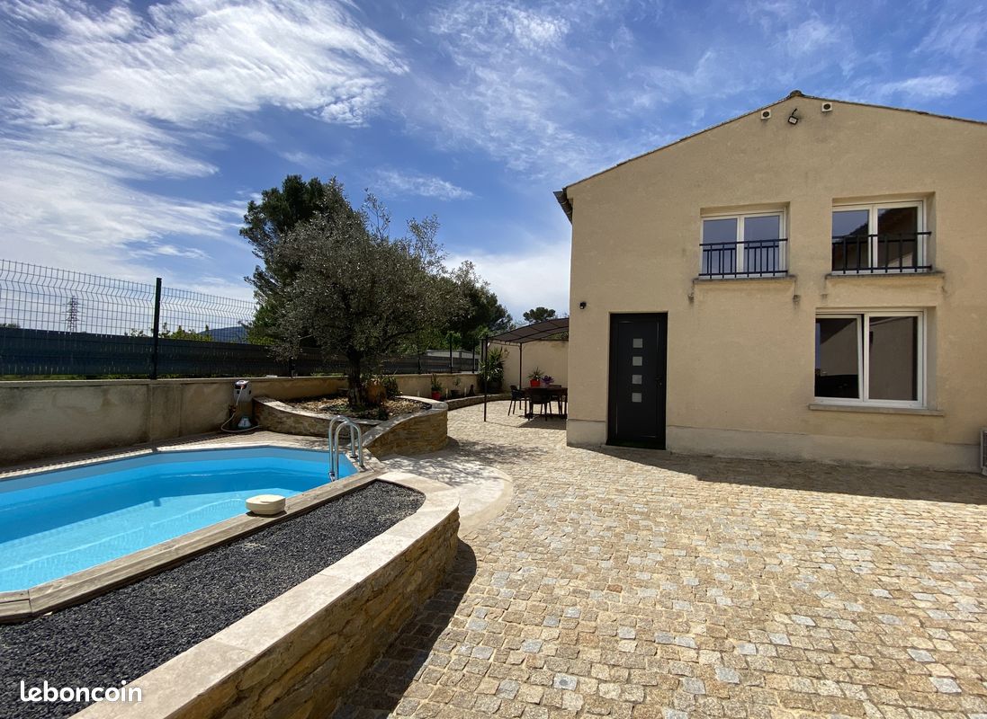 Maison 3 pièces 82 m² · à Vaison-la-Romaine · 82 m² · 310 000 €