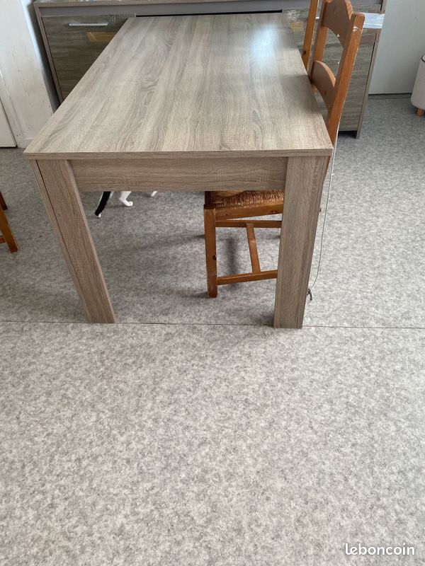 Grande table de salle a mangé (image 2)