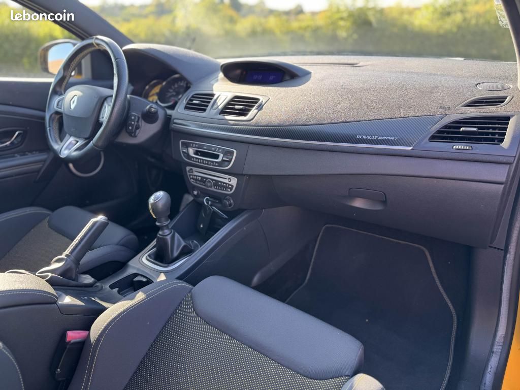 RENAULT MEGANE Mégane Coupé 2.0i 16V - 265 III COUPE Trophy PHASE 1 (image 14)