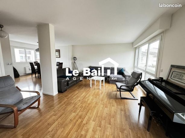 https://img.leboncoin.fr/api/v1/lbcpb1/images/70/0c/53/700c5356529214a9ec8cf34fa1c00e856ef20493.jpg?rule=ad-image