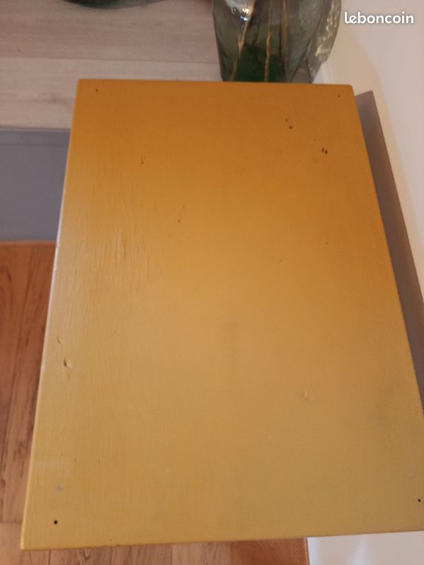 Table d'appoint (image 2)