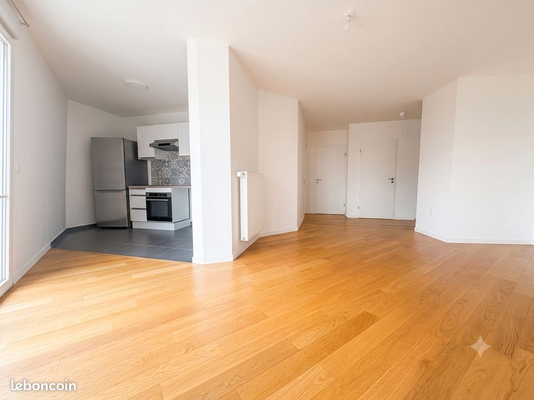 Appartement 4 pièces 79 m² · à Le Plessis-Robinson · 79 m² · 2 010 €