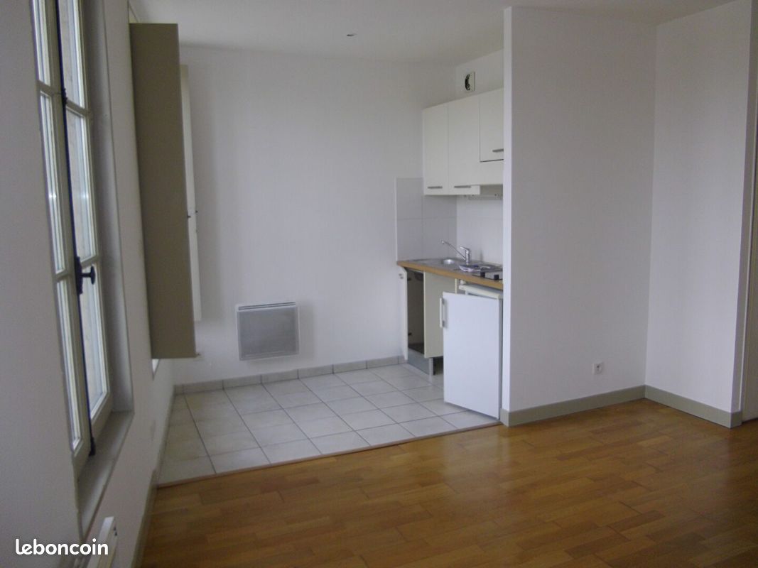 Studio 1 pièce 30 m² - Saintes 17100 (image principale 1)
