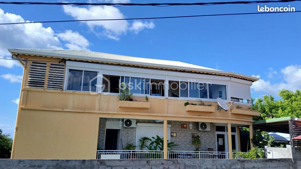 Immeuble 12 pièces 192 m² · à Basse-Terre · 192 m² · 450 000 €