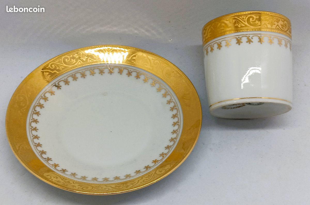 Ancienne tasse à café en porcelaine "Limoges France M.Mandavy" (image 2)