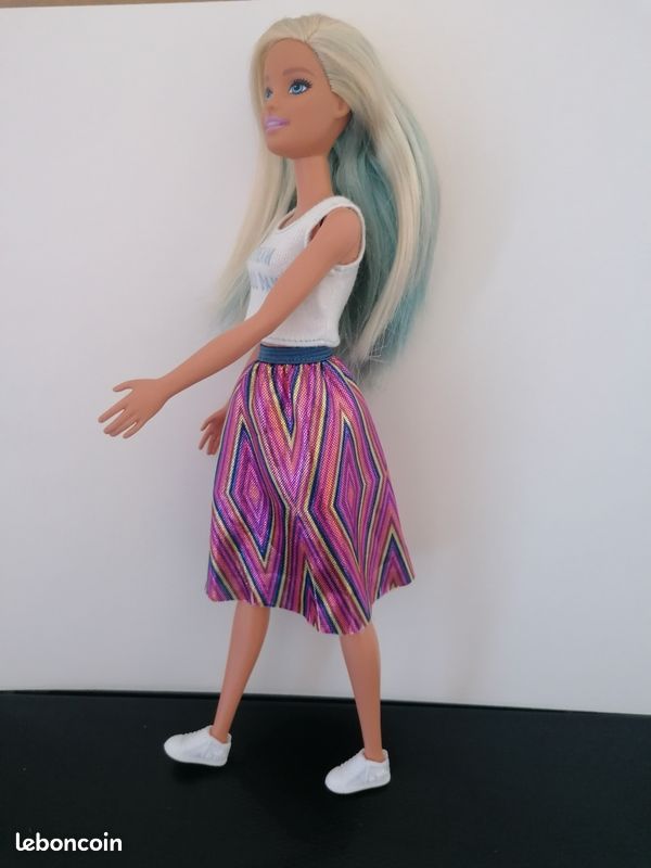 Barbie fashionistas habillée poupée FXL53 2019 Mattel 120 Jeux - Main Image