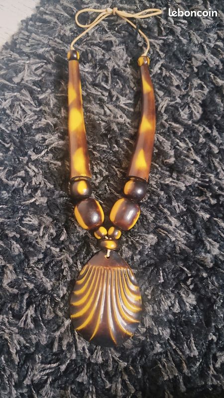 Collier Africain (image 1)