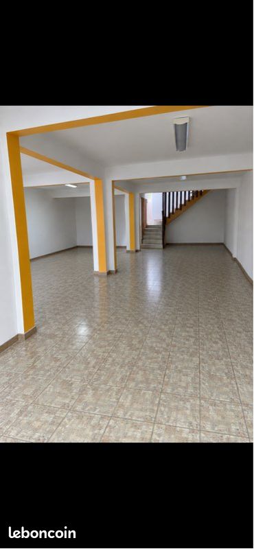 Local commercial 1 pièce 140 m² · à Saint-Louis · 140 m² · 1 500 €/mois