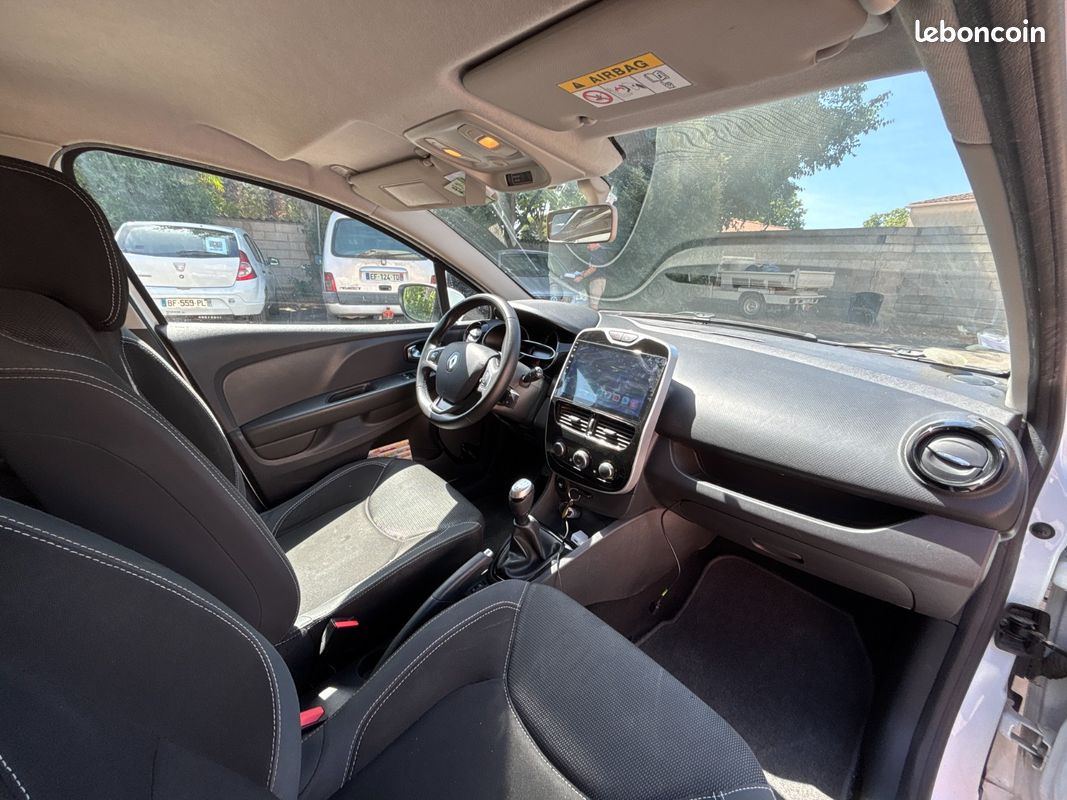 Renault Clio 4 1.5 DCI 90 CH ENERGY BUSINESS ECO2 - DISTRIB OK + EMBRAYAGE OK + AMORTISSEURS OK (image 21)