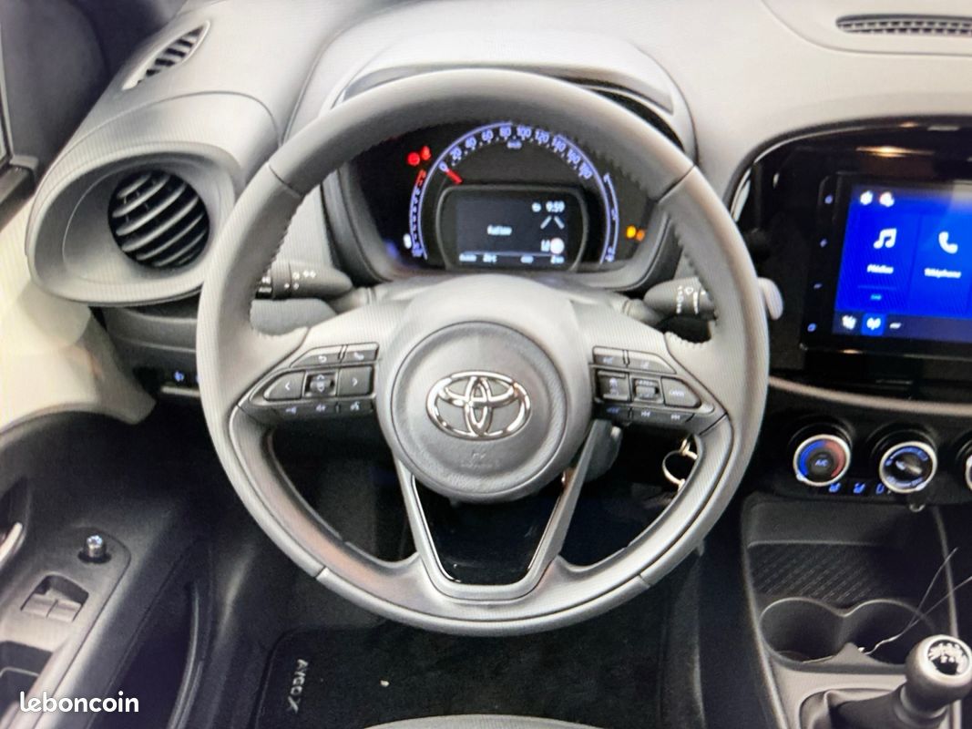 TOYOTA AYGO X Dynamic 72ch NEUVE - CarPlay - Caméra - Garantie Constructeur - Dès 280/mois (image 13)