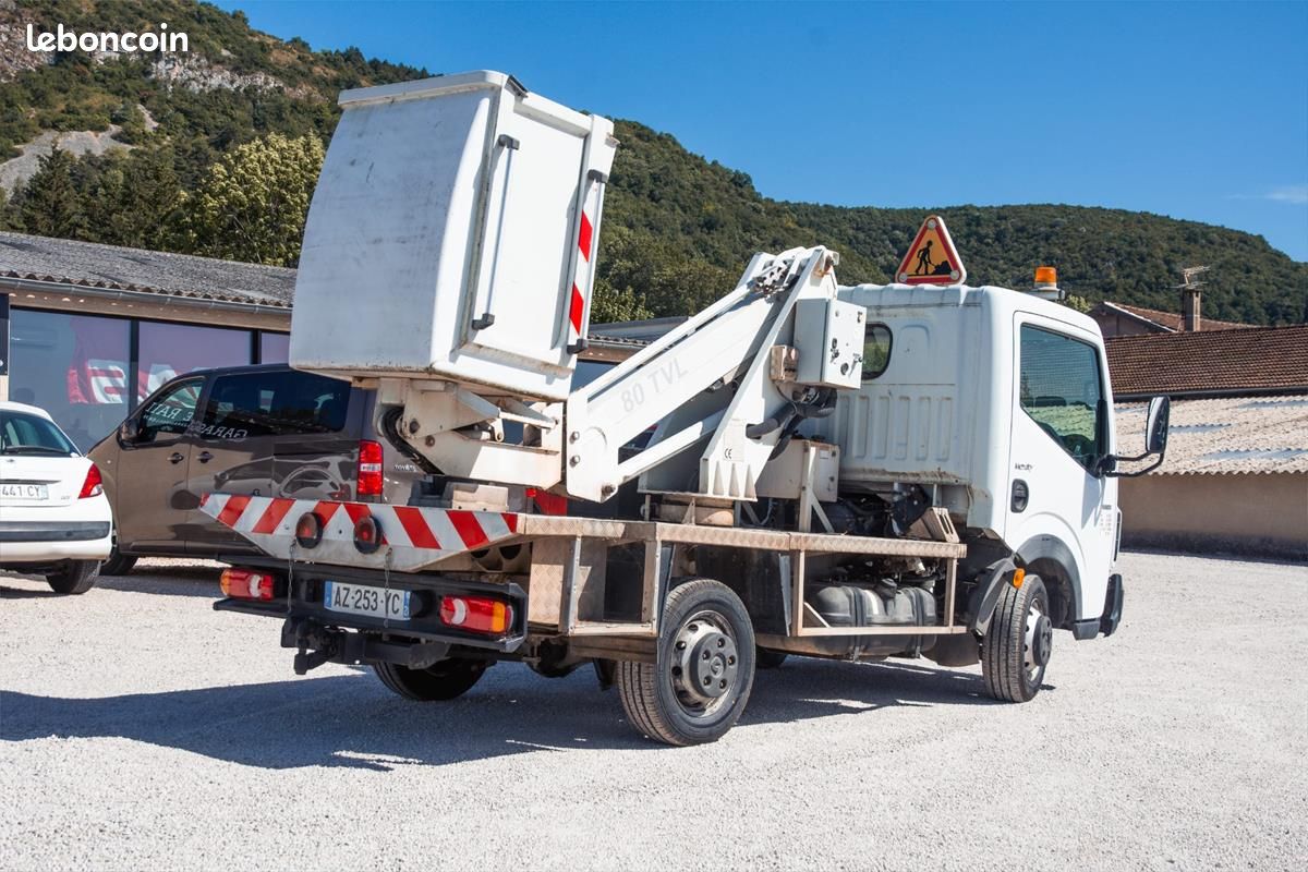 Renault Maxity 2.5 DCi 110 DXI NACELLE (image 9)