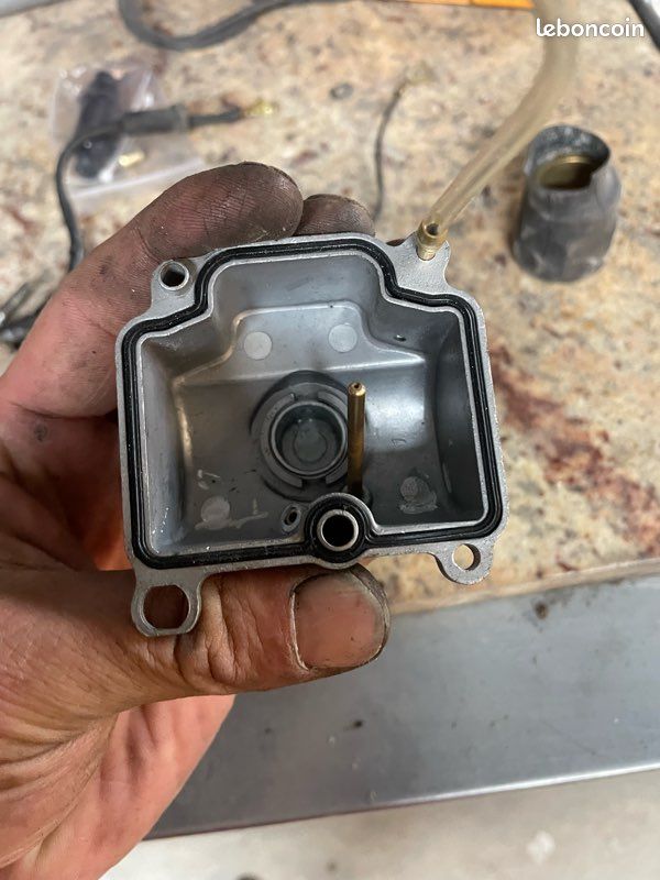 Cuve pour carburateur pwk (image 1)