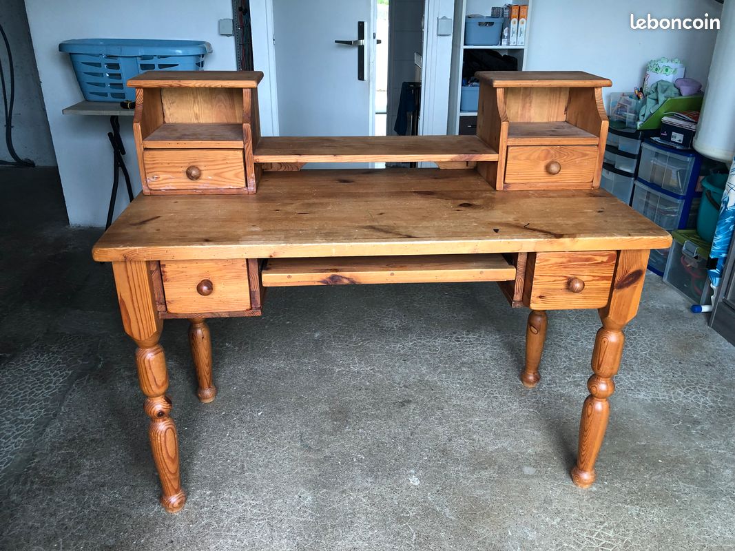 Bureau (image 1)
