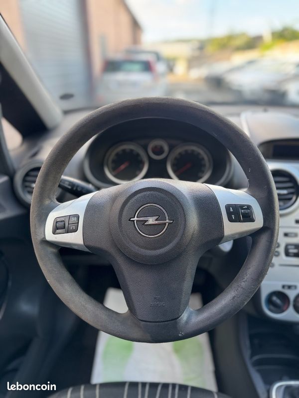 Opel Corsa D 1.2 80CH Enjoy (image 10)