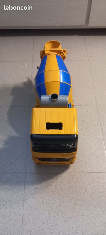 Je vend un camion pour enfant (image 3)