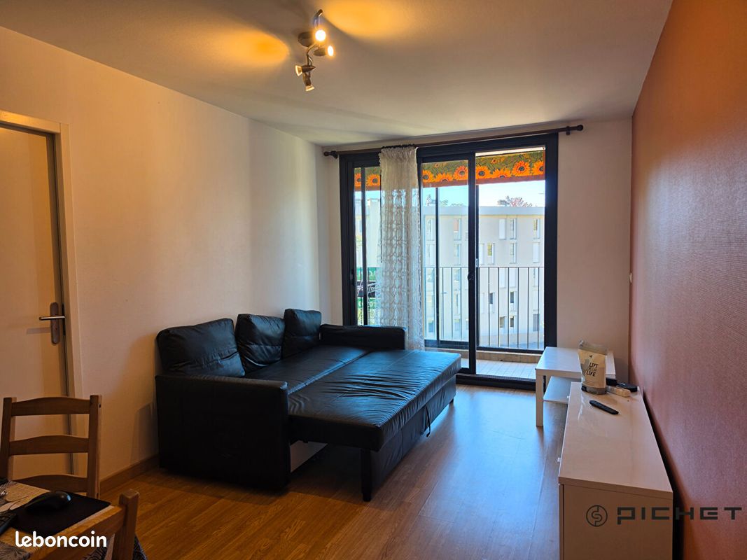 Appartement 5 pièces 81 m² · à Pau · 81 m² · 146 000 €