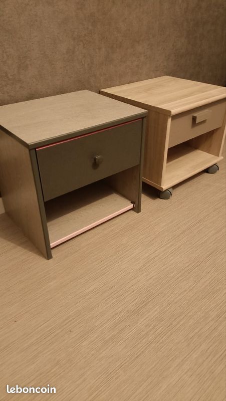 URGENT Table de chevet. Ensemble (image 3)