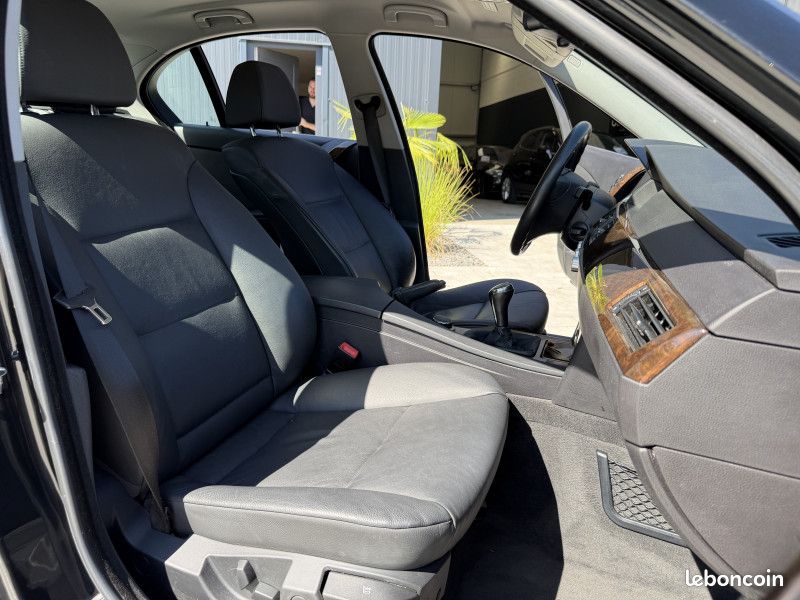 Bmw SERIE 5 (E60) 523I 177CH LUXE - CLIM - SUIVI BMW - GARANTIE 12 MOIS (image 11)