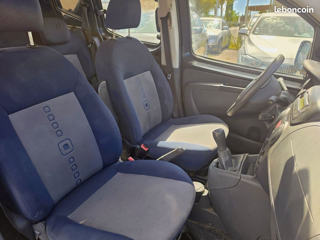 Citroen NEMO 1.4 HDI70 ATTRACTION 4P (image 8)