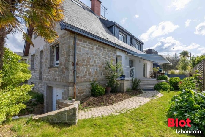 Maison 10 pièces 267 m²