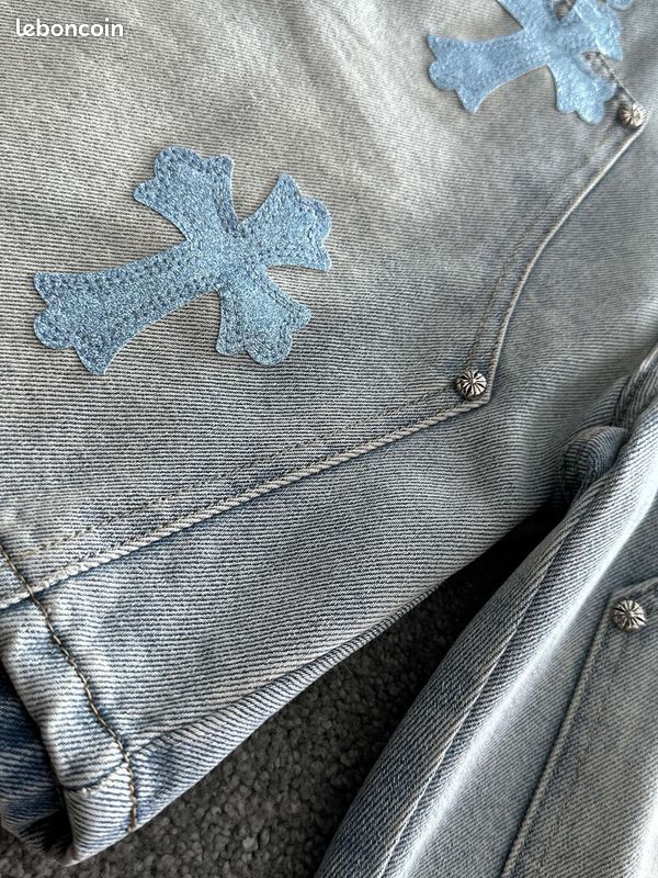 Short cargo en denim clair à motif croisé Chrome Hearts, taille L (image 10)