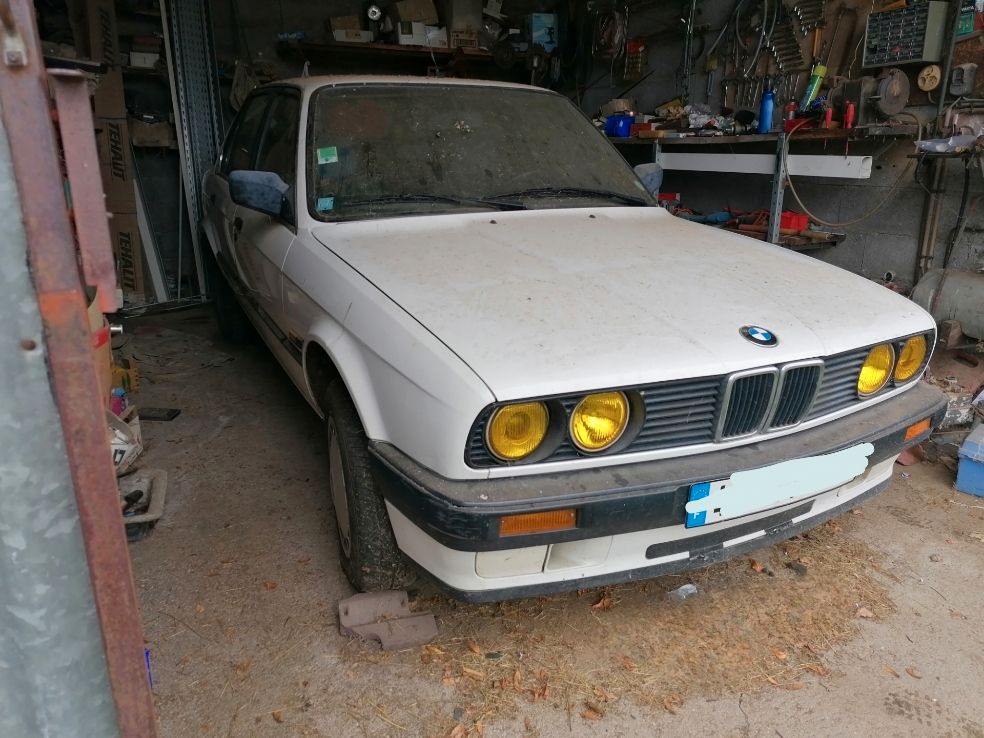 BMW 318i 1987 - Voitures