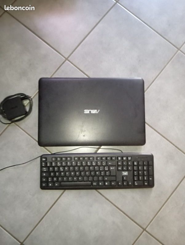 Coque Inférieure ASUS X751LD Avec Haut-parleurs – Bon état – Pièce Détachée