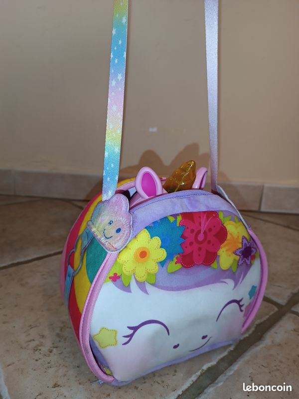 Poupée licorne magique (image 1)