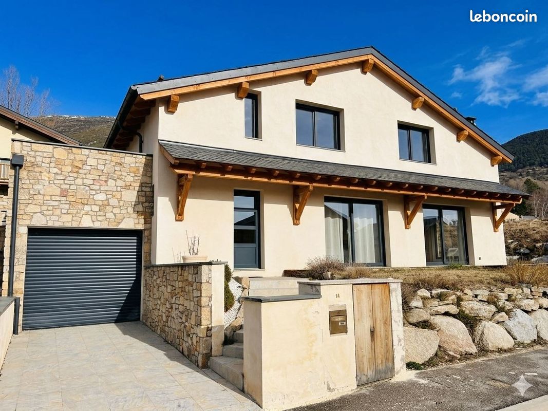 Maison 5 pièces 140 m² · à Égat · 140 m² · 450 000 €