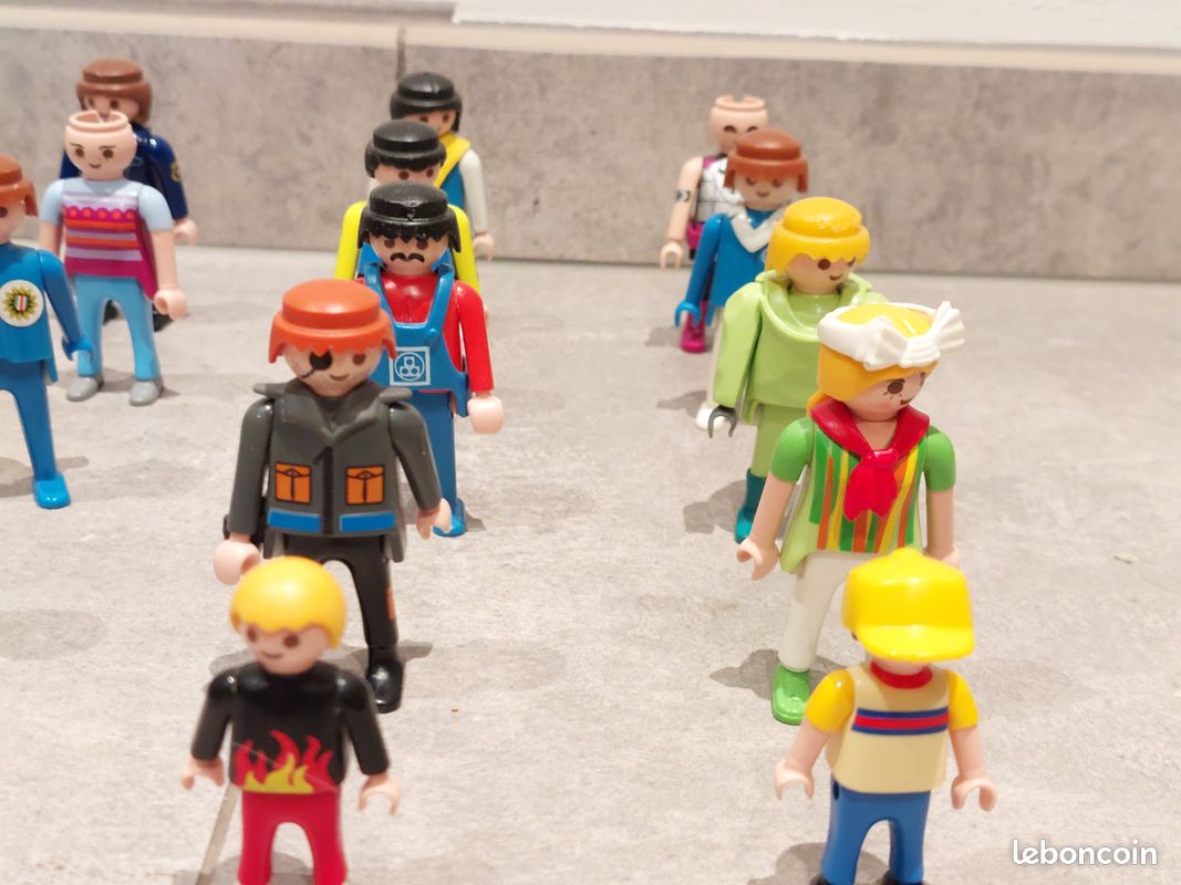 Lot de 26 figurines playmobil adultes et enfants (image 4)