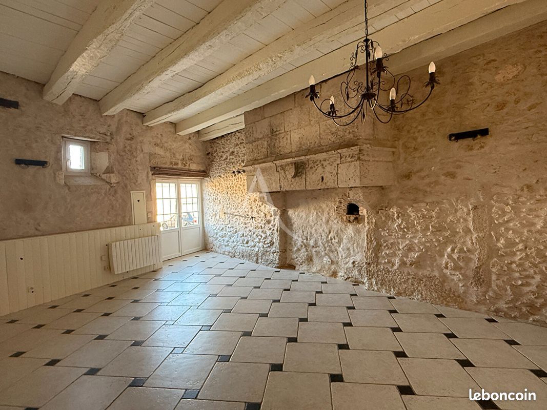 Maison 4 pièces 109 m² · à La Chapelle-des-Pots · 109 m² · 780 €