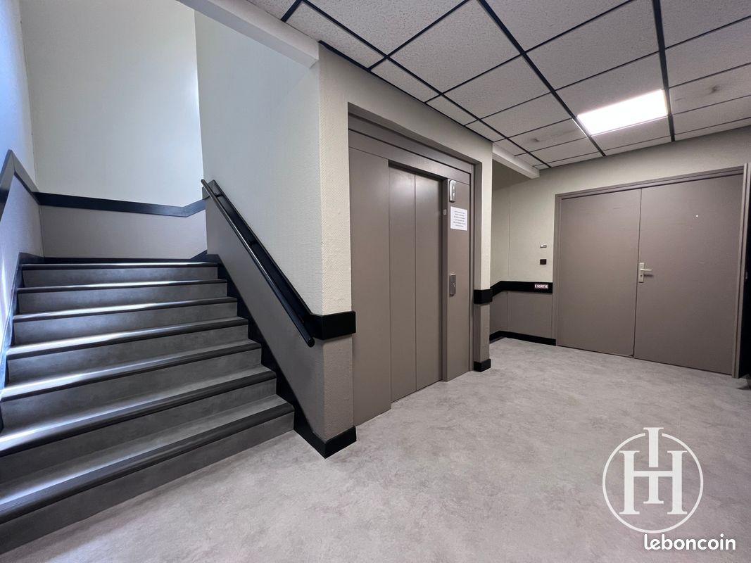Inconnu 318 m² Montluçon · 318 m² · 180 000 €